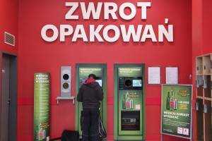 Operator postawi w Polsce tysiące nowych urządzeń. Butelkomaty przeleją pieniądze prosto na kartę