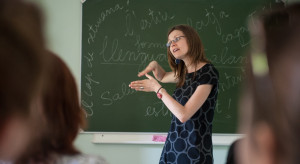 Nauczyciele początkujący zarobią więcej. Jest propozycja stałej podwyżki