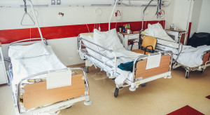 Prawie 91 proc. szpitali powiatowych ze stratą. Ministerstwo: pracujemy nad limitami wynagrodzeń