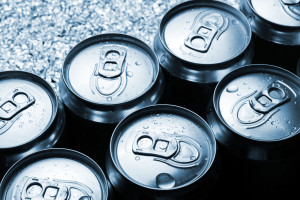 Nowy typ puszek już na rynku. Omijają system kaucyjny
