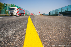 Autostrada do rozbiórki. Nawierzchnię trzeba położyć od nowa