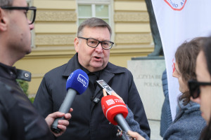 Ponad 2 mln nadgodzin i problem wypłat dla nauczycieli. Nowy rok ze starymi problemami