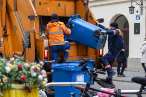 Nowe zasady odbioru odpadów od 2027 r. Więcej gabarytów i mobilne PSZOK-i