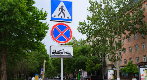 Mniej aut na strzeżonych parkingach. Zmiana może odciążyć budżety powiatów