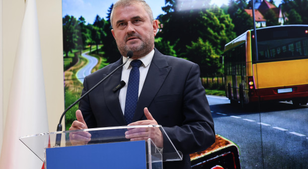 Nawet 12 mln Polaków wykluczonych komunikacyjnie. Rząd po wecie nie składa broni