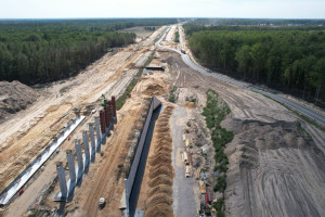 Rozpędza się nowa droga ekspresowa. Na budowie 200 maszyn i 500 osób