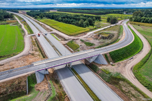 Budowa kluczowej trasy postępuje, ale tempo jest za wolne. Zostało jeszcze 400 km