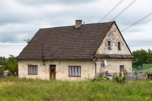 Pęknięcia to znak, że nie można czekać. Susza może uszkodzić dom